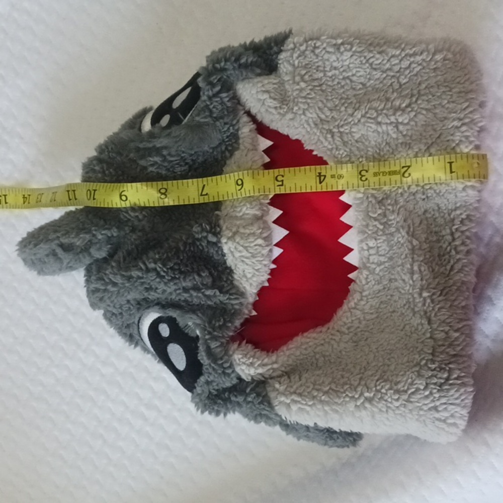 H Kids gray fluffy shark winter hat